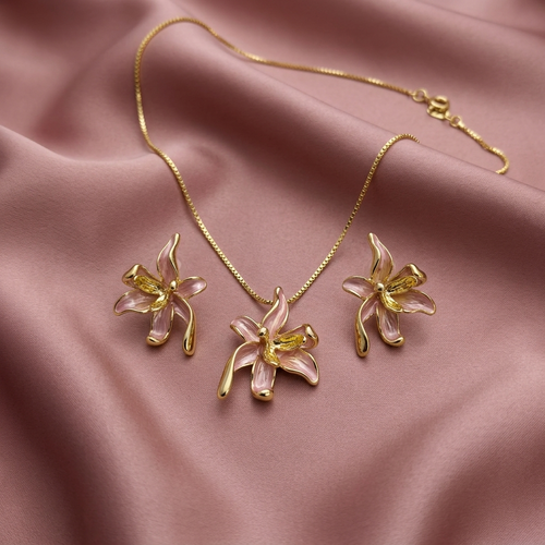 Blush Pink Floral Pendant Set