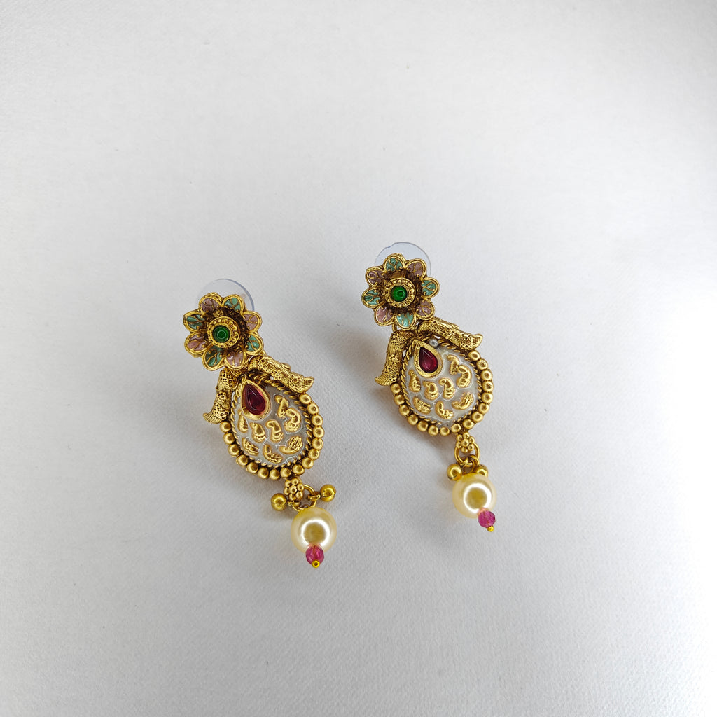 Traditional Temple Necklace Set with Pendant & Earrings