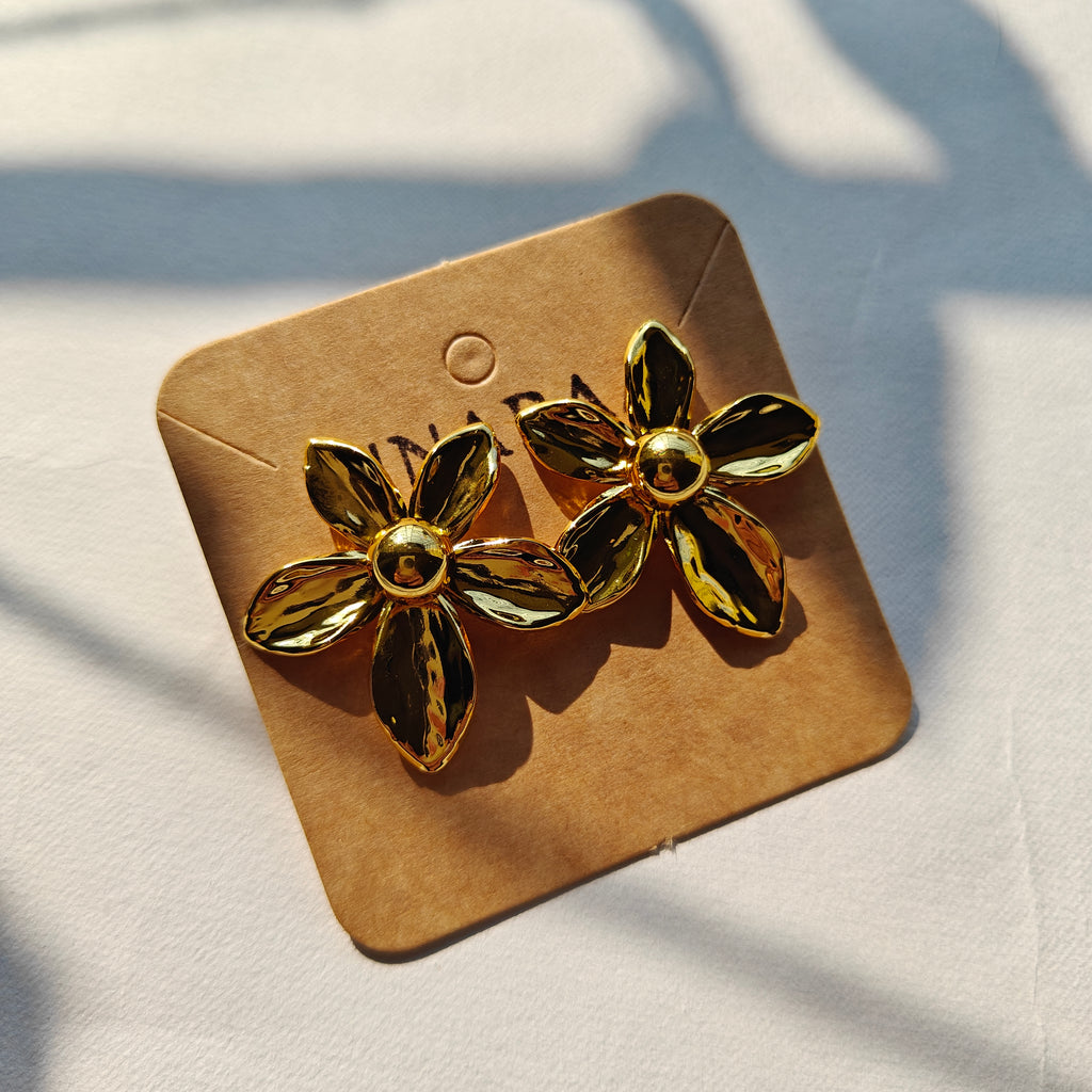 Gold Daisy Stud Earrings